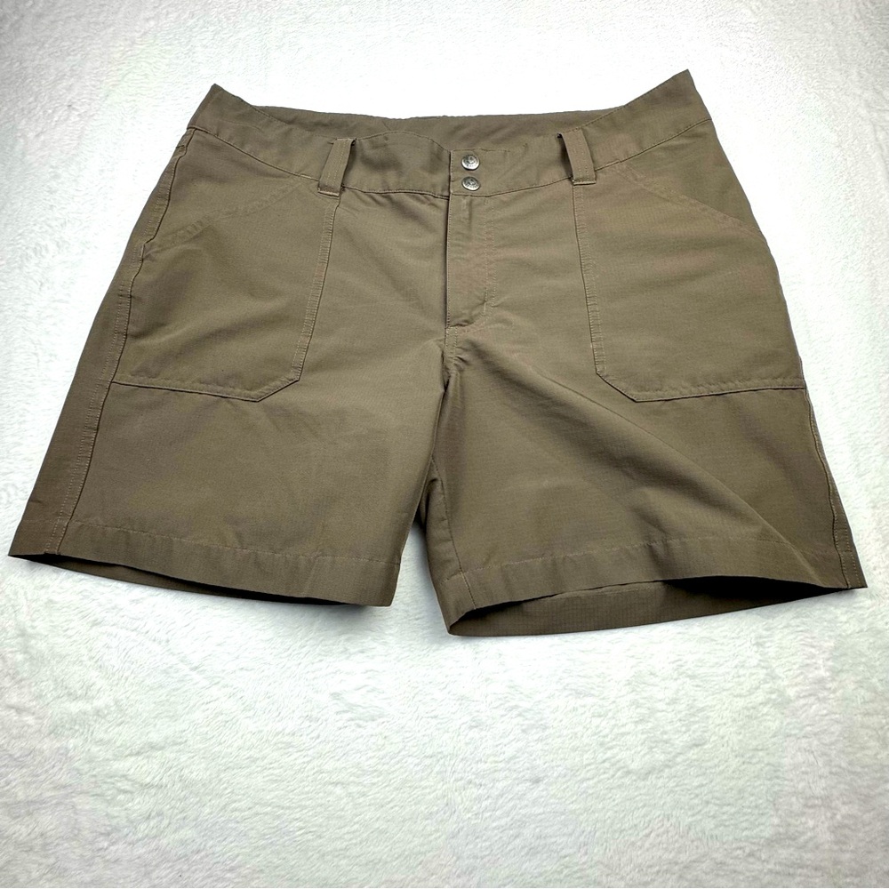 Patagonia W's Borderless Shorts. Khaki color. Women’s size 12. Outdoor